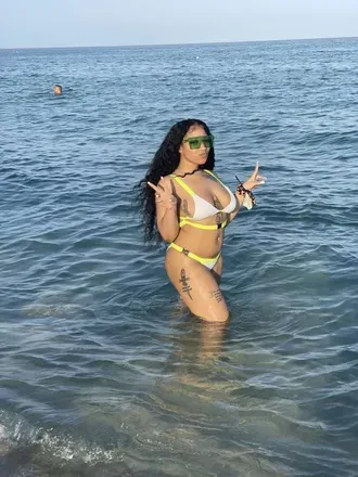 OnlyFans cuenta aintnoblueballs header 2