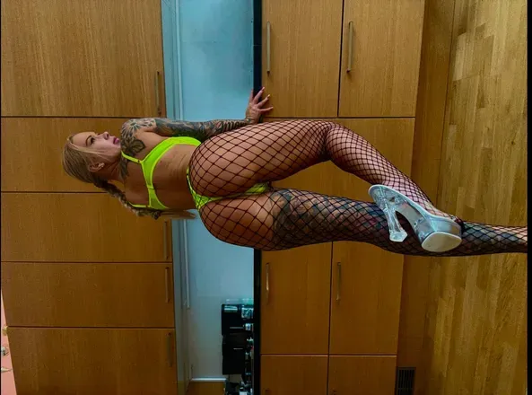 OnlyFans cuenta laurasarax header 2