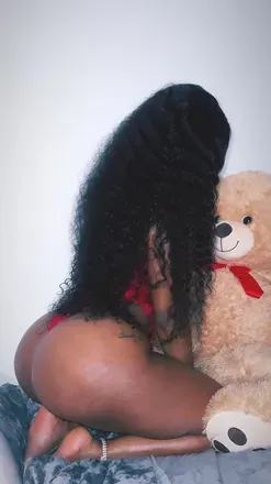 OnlyFans account  queen_zaeee avatar 1