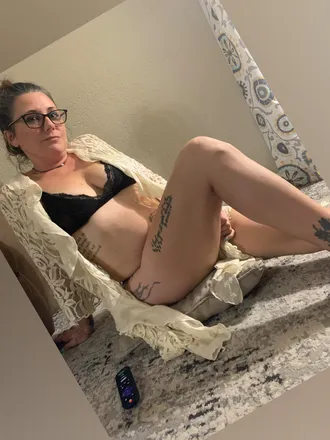 OnlyFans cuenta agreeneyedgoddess header 2
