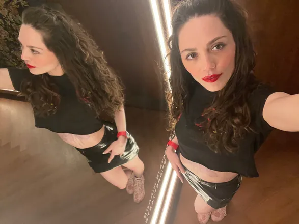 OnlyFans cuenta shainamaidele header 2