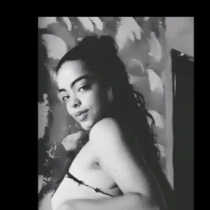 OnlyFans cuenta zurymendoza14 header 2