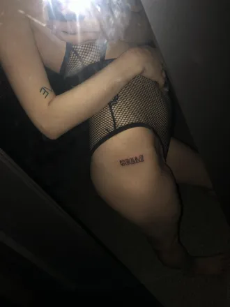 OnlyFans cuenta chloemarieviolet header 2