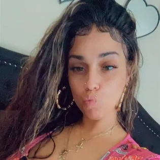 OnlyFans cuenta krissylovelyredd header 2
