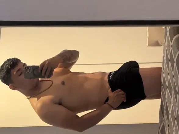 OnlyFans cuenta mrporongaa header 2