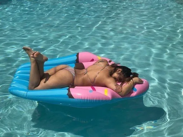OnlyFans account  crysrossioff header 2