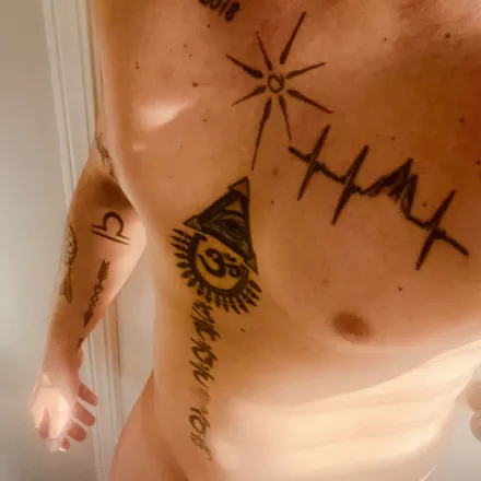 OnlyFans account  chillray header 2