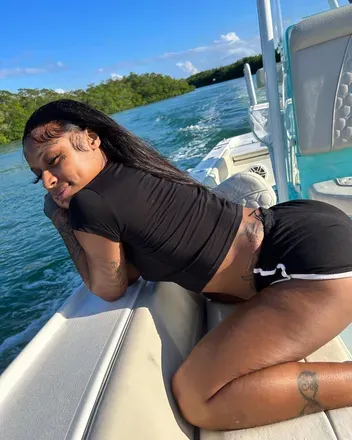 OnlyFans cuenta hoeskeefreepage header 2