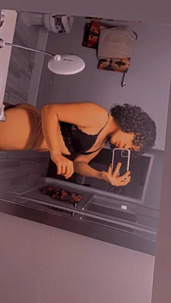 OnlyFans cuenta queenshooter header 2
