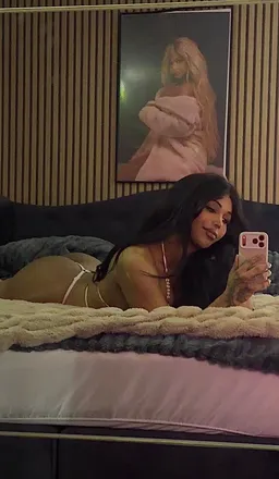 OnlyFans account  queenximenats header 2