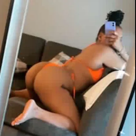 OnlyFans cuenta prettylynlyn header 2