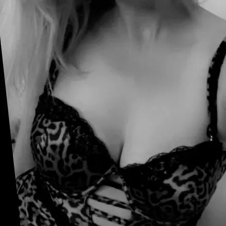 OnlyFans cuenta lilbirdytweet header 2
