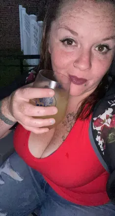 OnlyFans cuenta thickthighsbrowneyes88 avatar 1
