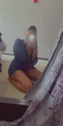 OnlyFans cuenta rose1812 header 2