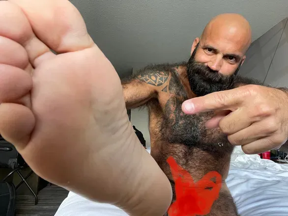 OnlyFans cuenta beardedfootman header 2