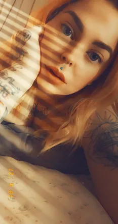 OnlyFans cuenta yesmisswilde header 2