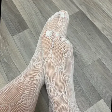 OnlyFans account  petite-queen-of-feet avatar 1