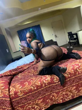 OnlyFans cuenta kreamykween avatar 1