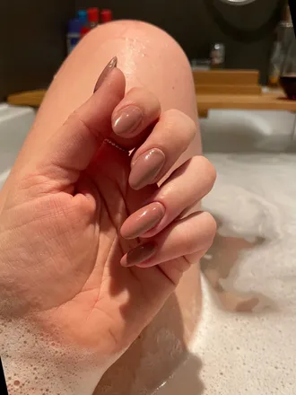OnlyFans cuenta naughty-nails header 2