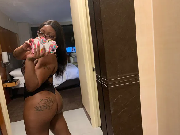 OnlyFans cuenta beautyishername12 header 2