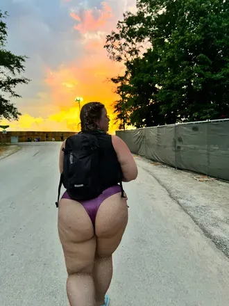 OnlyFans cuenta poppedamolly8 avatar 1