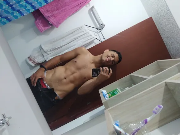 OnlyFans cuenta daniel_isaza18 header 2