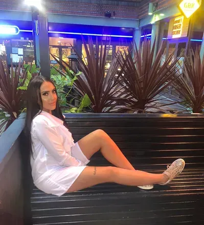 OnlyFans cuenta thebrunetteyazmin avatar 1