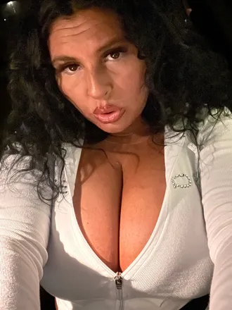 OnlyFans cuenta all_natty_baddie header 2