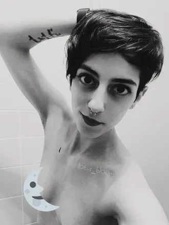 OnlyFans cuenta l0tus_bl00m avatar 1
