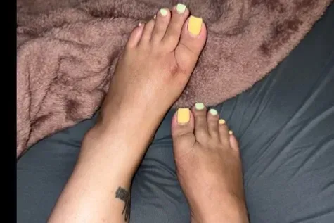 OnlyFans cuenta yellowtailtoes header 2