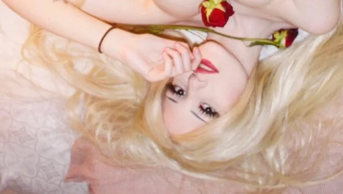 OnlyFans cuenta lailafawn header 2