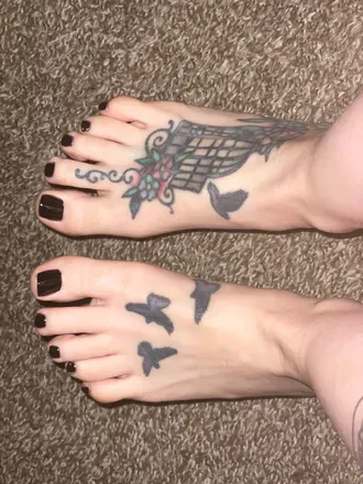 OnlyFans account  tiny.toez avatar 1