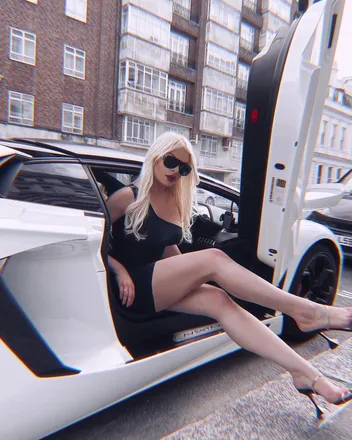 OnlyFans cuenta shewhoshines header 2