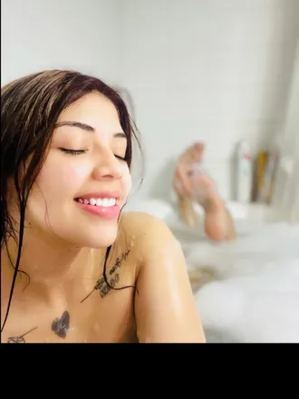 OnlyFans cuenta hiddenmoon1024 header 2