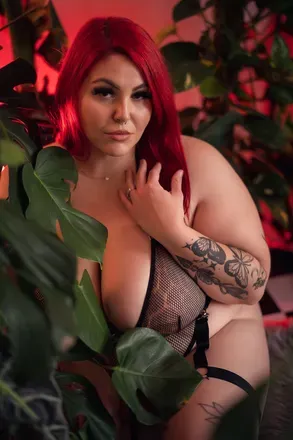 OnlyFans cuenta littleredivyfree avatar 1