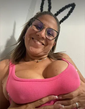 OnlyFans cuenta bustysabrinaxxx avatar 1