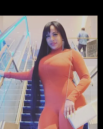 OnlyFans account  lainhigualable header 2