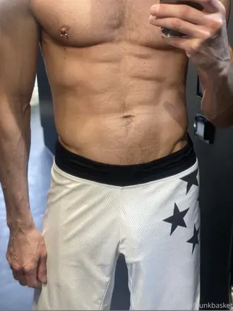 OnlyFans account  hunkbasket avatar 1