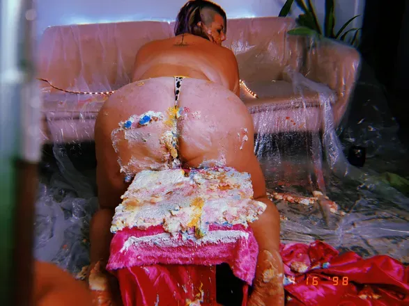 OnlyFans cuenta hungry_holes header 2