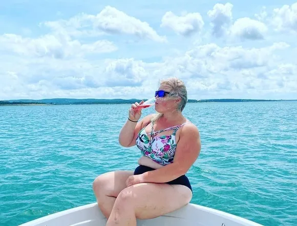 OnlyFans account  fitfatfunlove header 2
