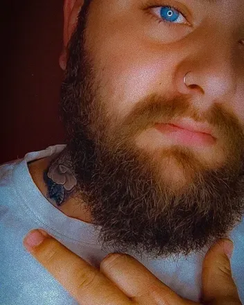 OnlyFans account  big_chunk avatar 1