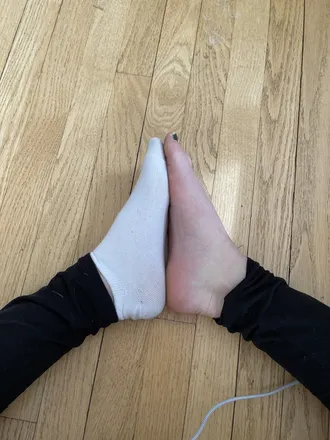 OnlyFans cuenta prettypettyfeetpics header 2