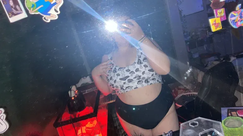 OnlyFans account  llovelygirl505 avatar 1