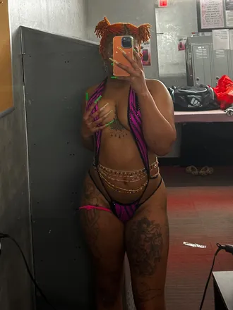 OnlyFans account  booty.licious header 2