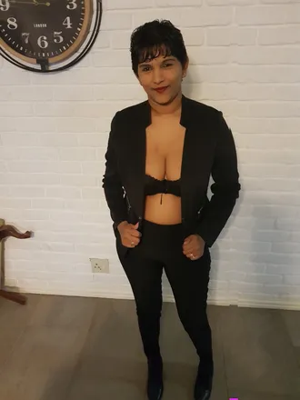 OnlyFans cuenta sunsetindiangoddess header 2