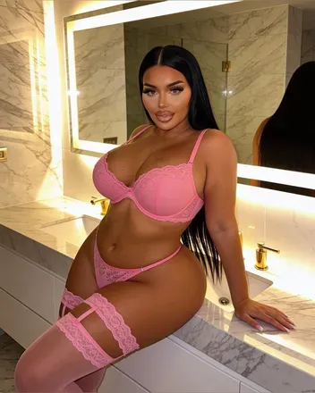 OnlyFans account  elliechloe avatar 1