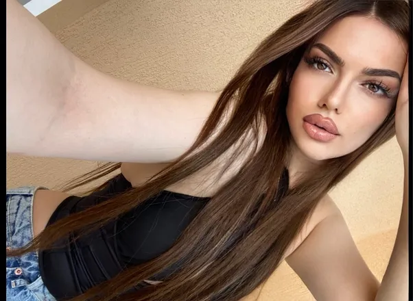 OnlyFans cuenta dollmedoll header 2