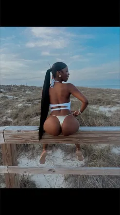 OnlyFans cuenta zari_kay header 2