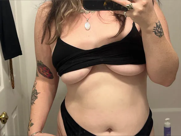 OnlyFans cuenta glitterxkitten header 2