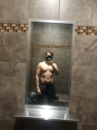 OnlyFans cuenta mstrawesome1 header 2